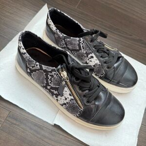 Black and White Women's Sneakers